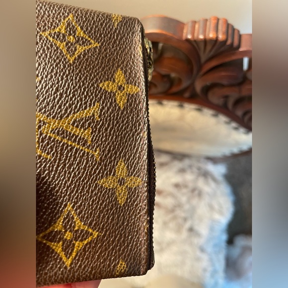 Louis Vuitton Monogram Key Clés Key Chain Pouch - Picture 12 of 13